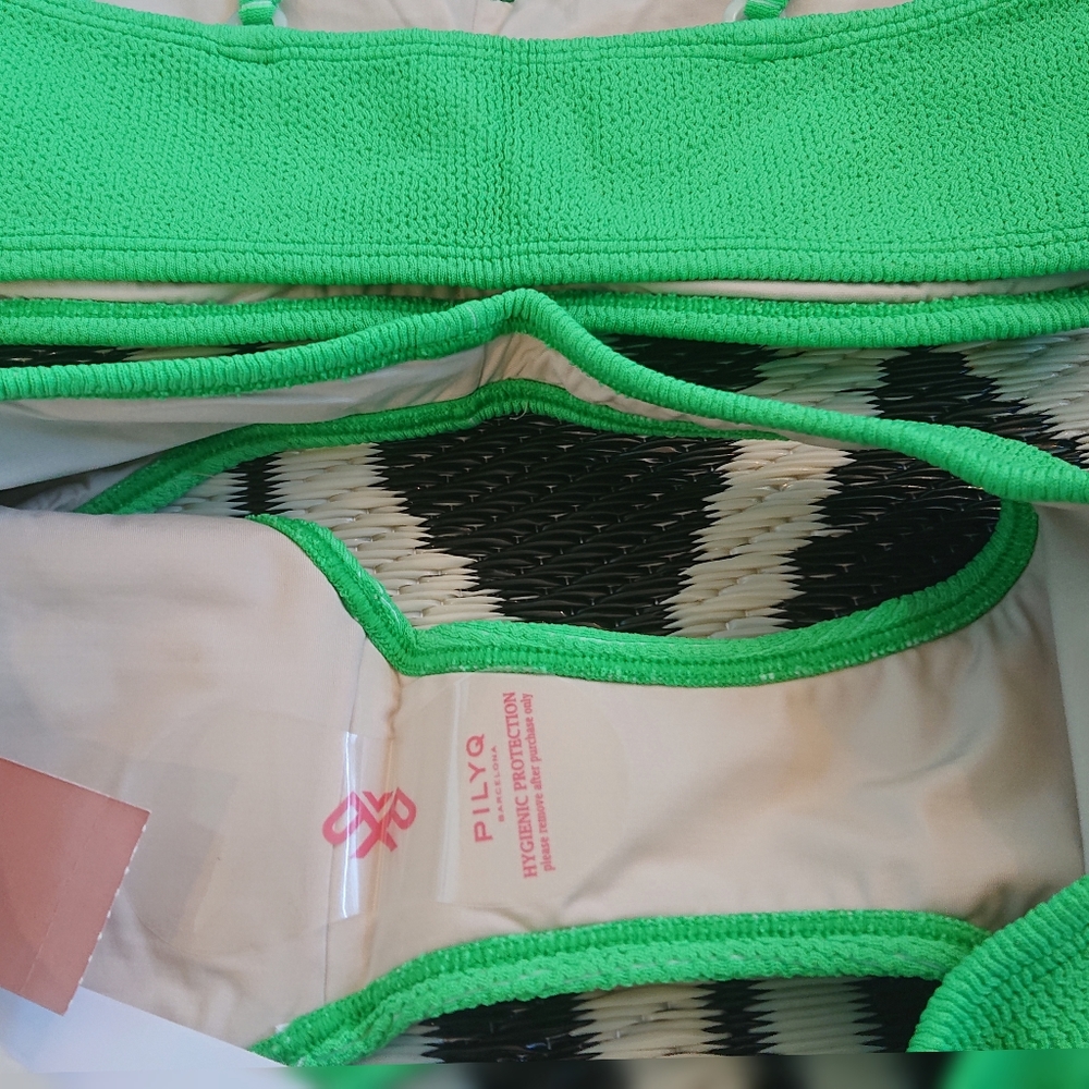 PQ Textured Bralette Bikini Set in Kelly Green Reef - Picture 9 of 10